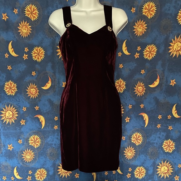 Velvet 2 piece Sunny Choi dress and jacket - Picture 4 of 14